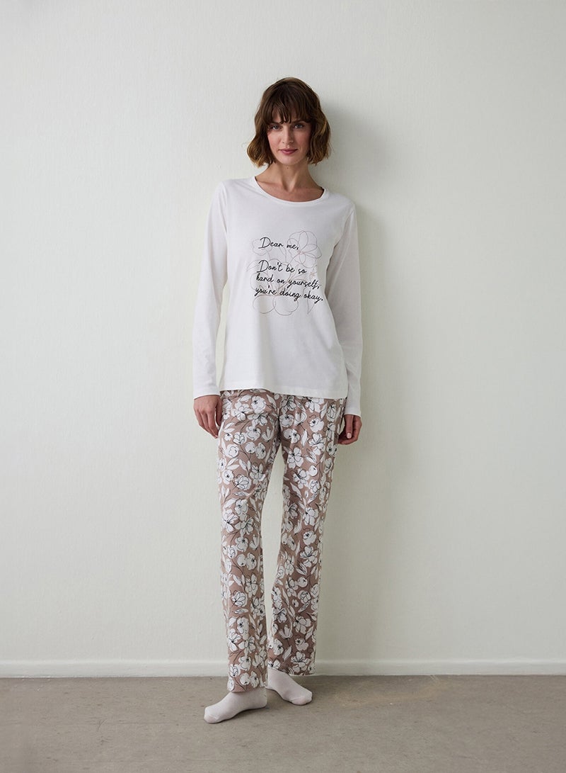 بنتي طقم بيجامة قطنية بأكمام طويلة وياقة مستديرة مطبوع عليه شعار عزيزتي أنا - Image 1